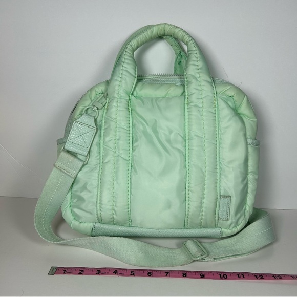 Isaac Mizrahi Puffy Crossbody Turquois Duffel  Bag With Lots Of Packets - Picture 3 of 10